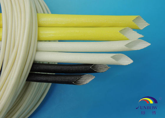 Chine F classent la fibre de verre résistante d'Acryic de l'huile 155ºC isolante gainant pour l'appareil électrique à la maison fournisseur