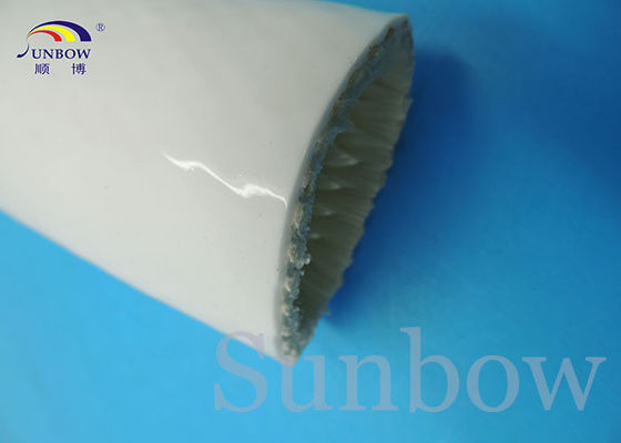 Chine Le caoutchouc de silicone enduit gainant de fibre de verre ignifuge ignifuge ignifuge de douille fournisseur