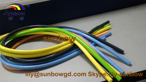 Chine Douille tressée de fibre de verre de narguilé de silicone de tuyau à hautes températures matériel de silicone fournisseur
