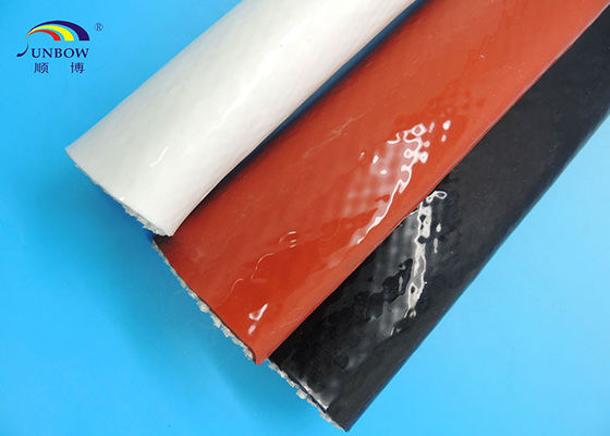 Chine Douille de fibre de verre tressée par utilisation d'usine sidérurgique avec résistant à hautes températures de couverture de silicone fournisseur
